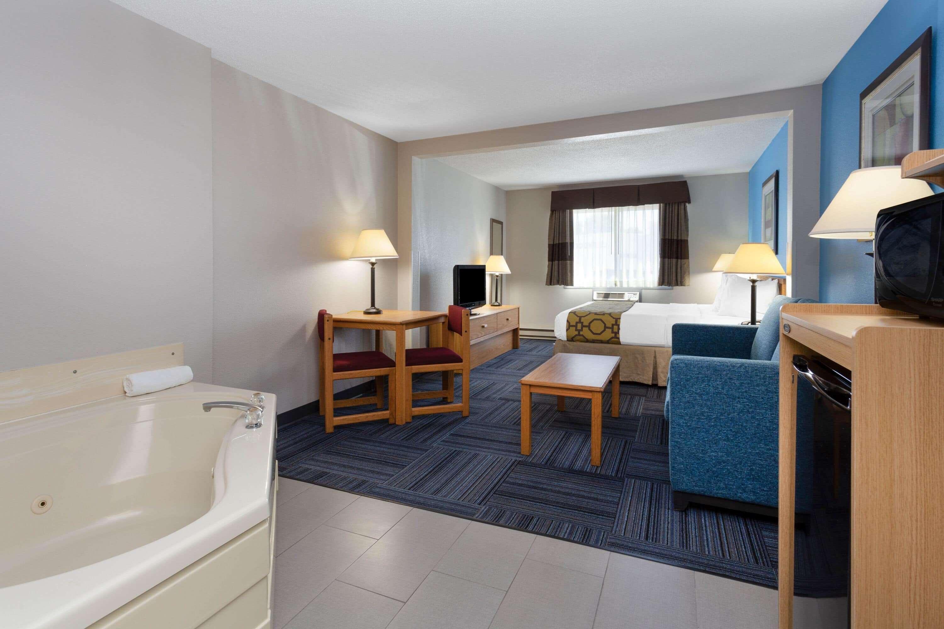 Baymont By Wyndham Marinette Hotel Eksteriør billede