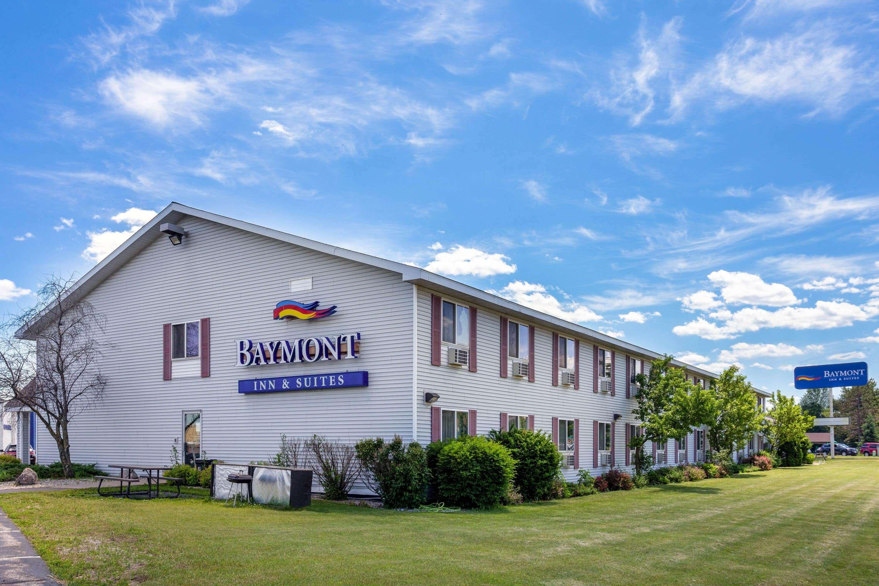Baymont By Wyndham Marinette Hotel Eksteriør billede